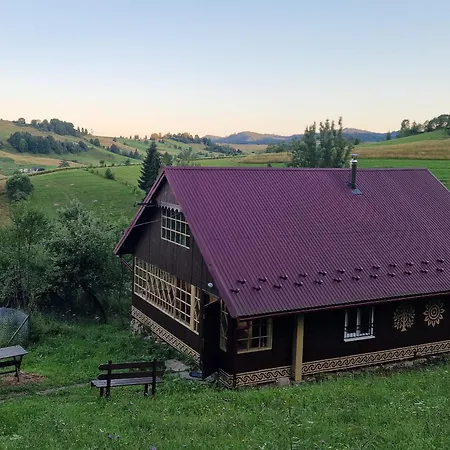 хата Koxata, тиха писана хата в карпатах, лавочне